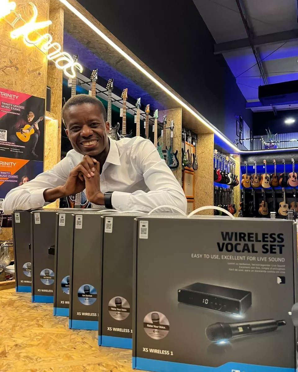 melodyhousemi's tweet image. #ɴᴇᴡɢᴇᴀʀᴅᴀʏ
All things Sennheiser 🔥🎤

@SennheiserME

Shop Online at Melody House 
melodyhousemi.com/brand/sennheis…

#sennheisermicrophones #wirelesssystem #newgearday #ngd #microphones #vocalist #vocalmicrophone #sennheiser  #neumannmicrophones  #inearmonitors #wirelessmicrophone