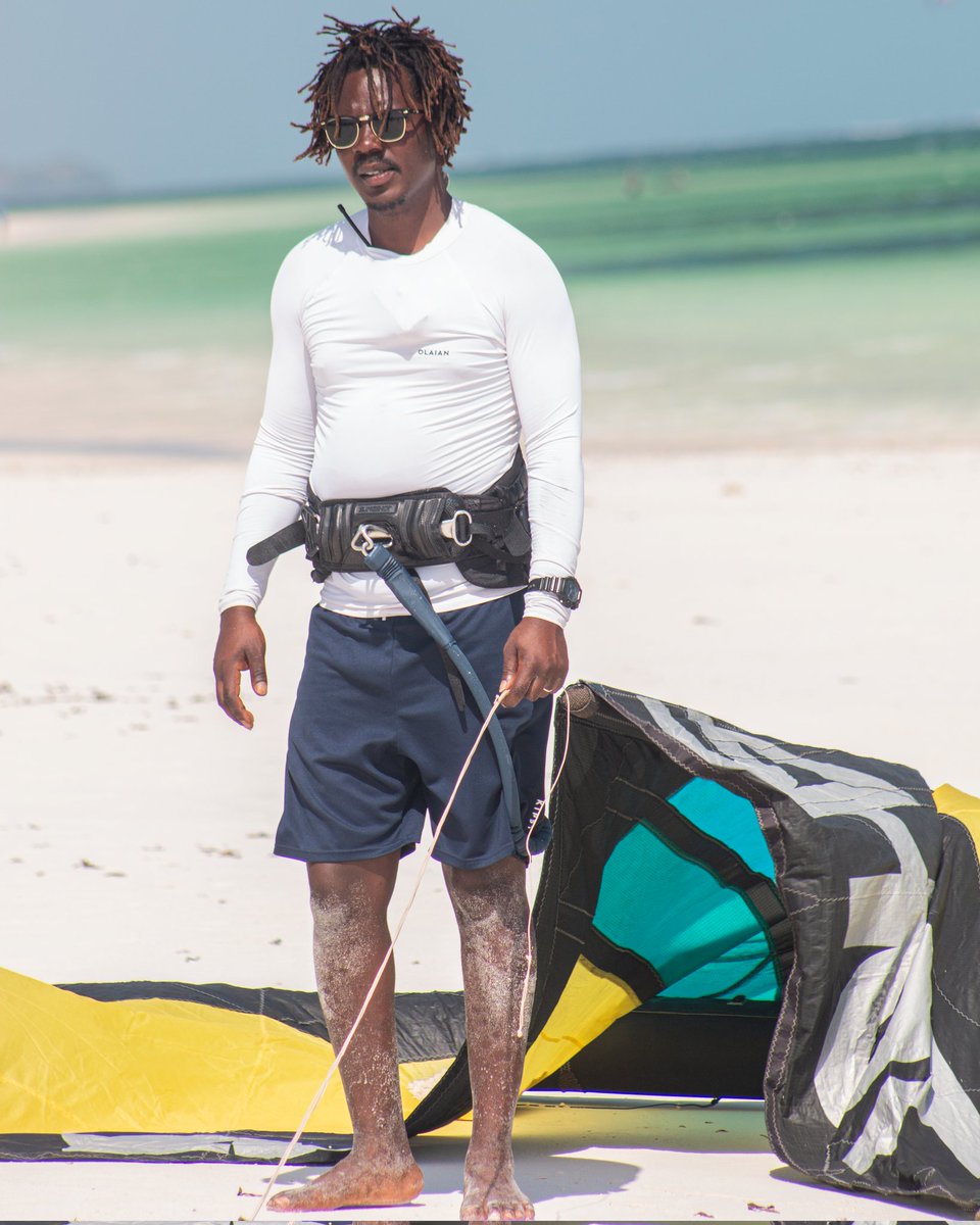 You wanna enjoy kite surfing come get the best classes and rent some kites @Watamulocalkitesurfing.
#watamubeach #garoda #kilifi #Italy #Africa #kitefestival #kitengeSports #KiteFestival2023 #surfing #kitesurfing #DianiBeach #Kenya #kites #PHOTOS #photograph #photographers