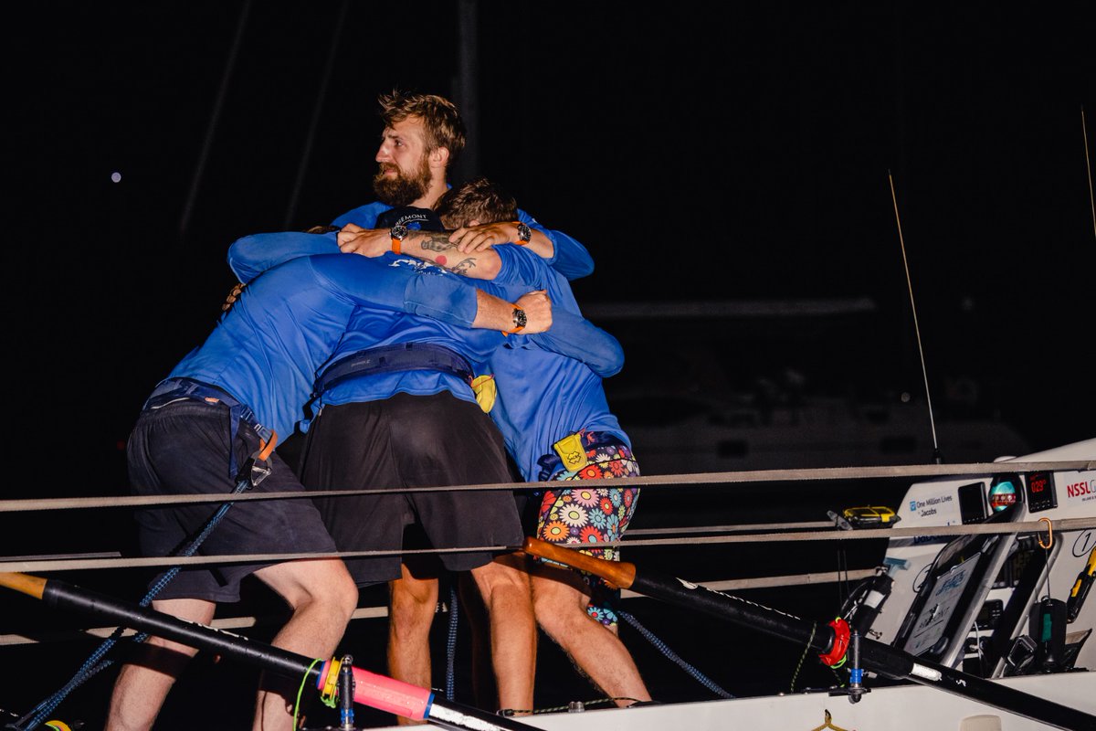 hmsoardacious's tweet image. 🇬🇧🇬🇧🇬🇧 HMS Oardacious are the fastest serving military team of all time! 🇬🇧🇬🇧🇬🇧

AND WOW! These photos make the tears roll all over again!

Captured by @ACampaigns, these stunning images capture some of the very reasons that have made HMS Oardacious came back for a 2nd time! 🙌