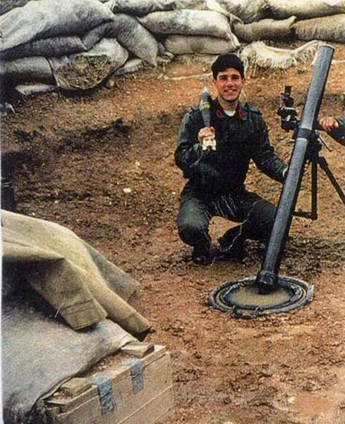 "Tamburalı Paşa" Hasan Kundakçı, Türk metal müziğin öncü isimlerinden Ümit Yılbar'ın da komutanıydı. Ümit, 30 yıl önce şehit düştü. Sonsuzlaşmadan 11 gün önce yazdığı şiirde,
"Bilmiyorlar mı ki ben Türk evladıyım
Bırakın ben ölmeye gideyim" demişti."