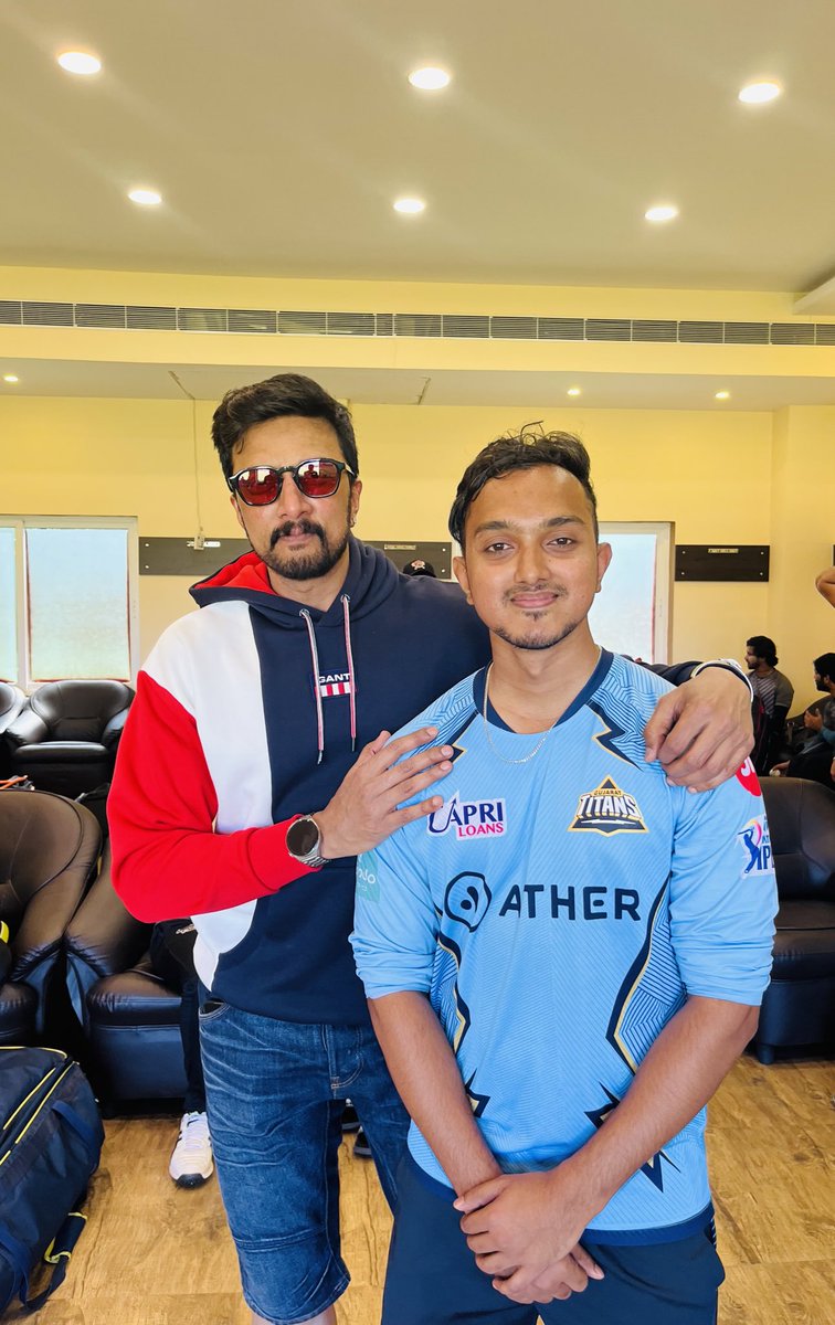 mahiikp28's tweet photo. It was pleasure meeting you Anna! 😁Thanks for all your kind words. Lots of love. @KicchaSudeep ♥️

#kiccha #KicchaSudeep𓃵 https://t.co/q7VnJgqRgW