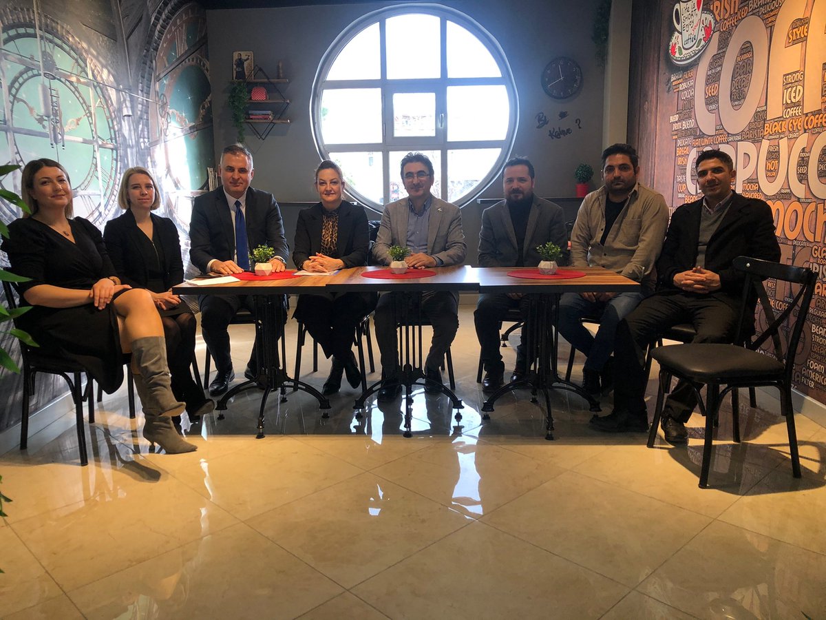 Okul öncesi eğitimin yaygınlaştırılması çalışmaları kapsamında Şube Müdürlerimiz Emel Erken ve İdiris Meral bölge okul müdürleri ile Hasan Ali Yücel İlkokulunda bir araya geldiler.
<a href="/bursailmem16/">Bursa İl Millî Eğitim Müdürlüğü</a> @serkangur_bursa <a href="/emelnekre/">EmelD.</a> <a href="/IdirisMeral/">İdiris Meral</a>