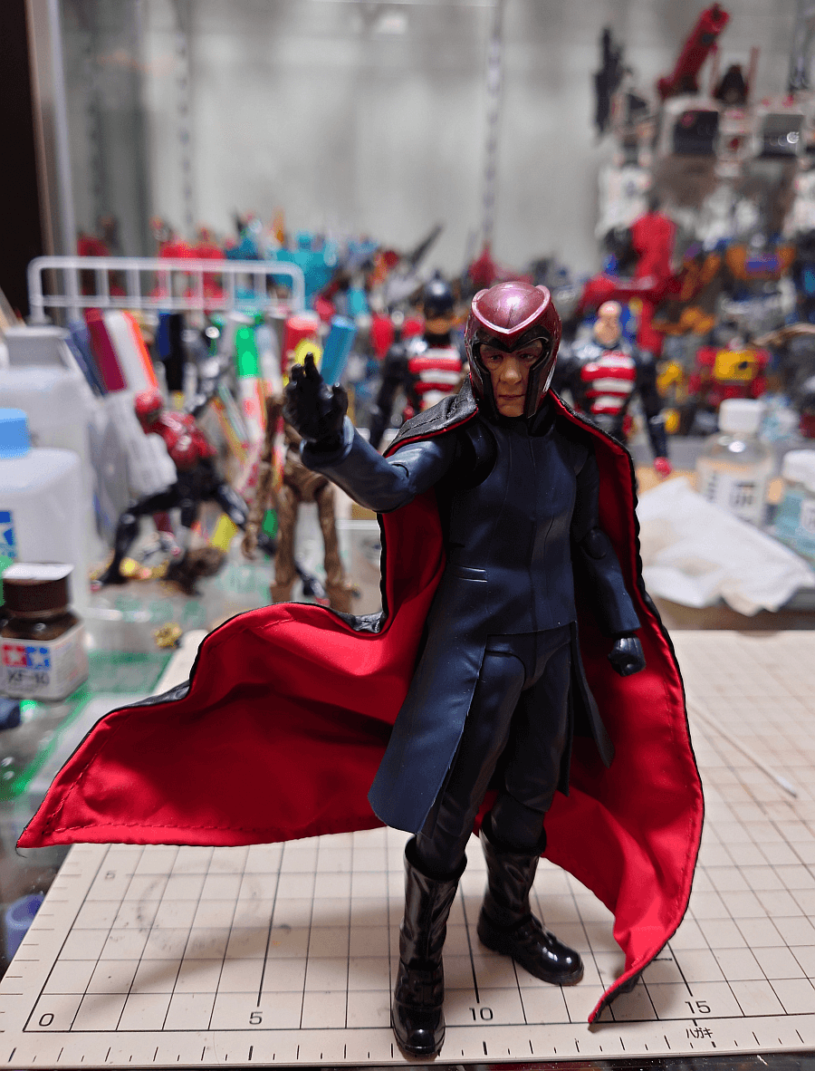 sa4ova's tweet photo. S.H.フィギュアーツ イカゲーム フロントマンには（投げ売りになるであろうところまで含めてイアン・マッケランのマグニートー用素体として）とても期待していたよ
#カスタムフィギュアが見れるタグ
#アメトイカスタム https://t.co/zv5N1TzvYA