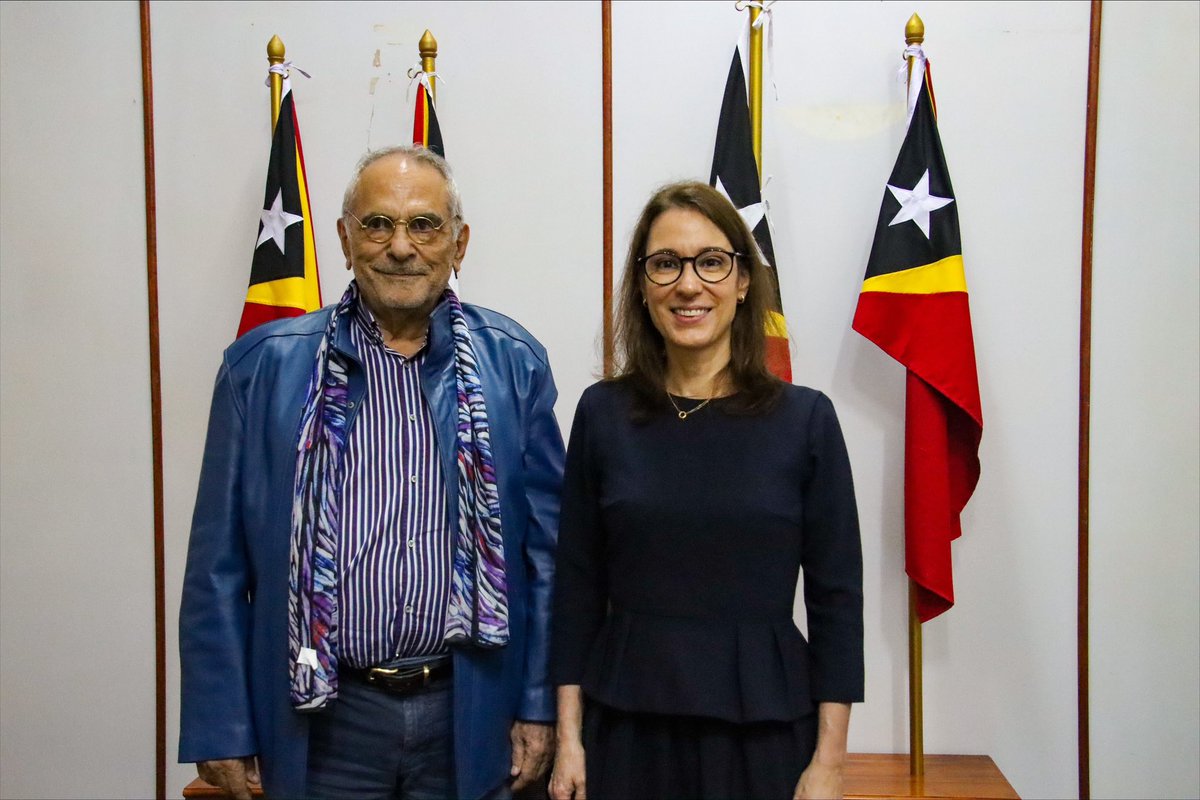 Kembali di Dili 🇹🇱 minggu ini. Senang sekali dapat bertemu kembali dengan peraih hadiah Nobel Perdamaian dan Presiden <a href="/JoseRamosHorta1/">José Ramos-Horta</a> pada saat kedatangan untuk membahas Strategi Indo-Pasifik Kanada dan hubungan kami yang telah berlangsung lama dengan Timor-Leste.