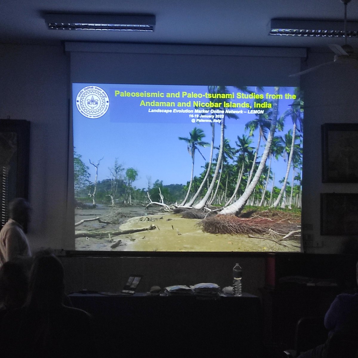 MarcoMeschis's tweet photo. Next talk of the @the_LEMON_wg Winter School is given Prof. Javed Malik from @IITKanpur about palaeseismology and Active faults in Indian ocean.
#LemonWS23 https://t.co/HmJ1MS5did