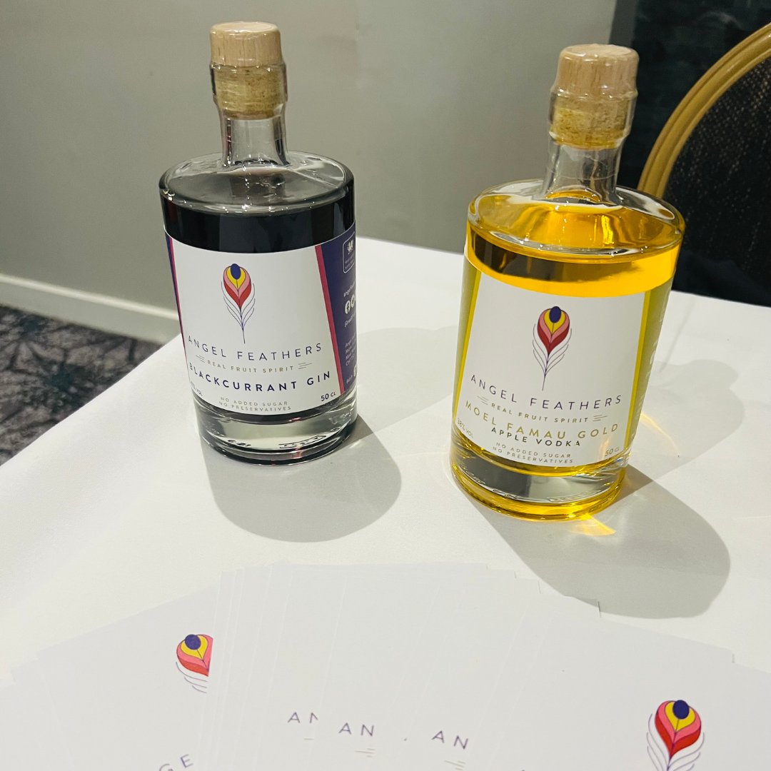 Gwnewch siopa'n lleol yn adduned blwyddyn newydd 💛

Dyma rai o'r cynhyrchion lleol gorau i'w prynu yng Ngogledd Ddwyrain Cymru eleni.

~~~~~~
Make shopping local your new year's resolution💛

Here are some of the best local products to buy in North East Wales this year.