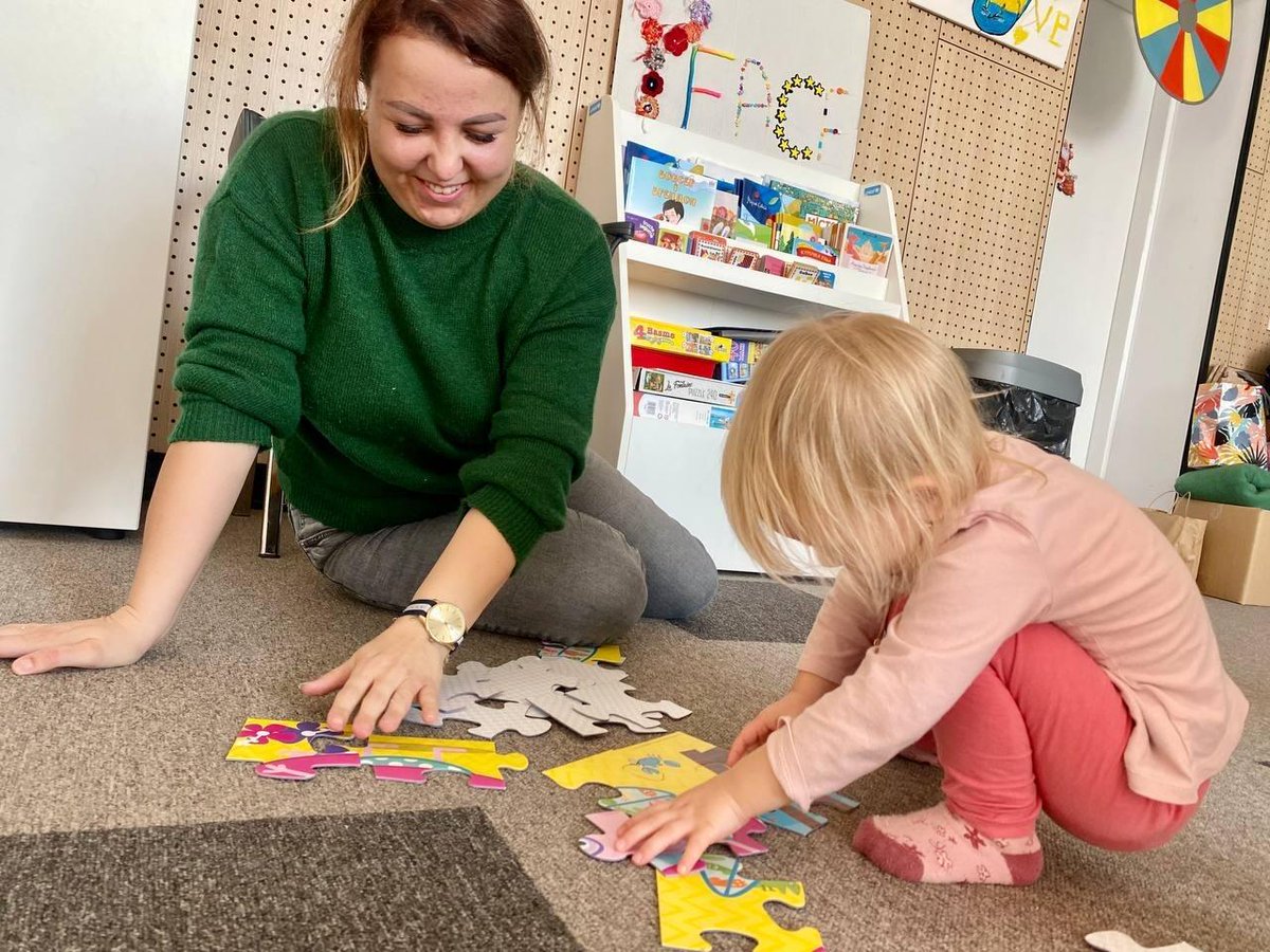 AfshanKhan_'s tweet photo. FACT: Children who regularly play with their parents are less likely to develop anxiety, depression, and sleep problems.

Learn more about how play can strengthen your child’s mental health: https://t.co/jQ26kkYH42 https://t.co/cCUeWkJ1dF