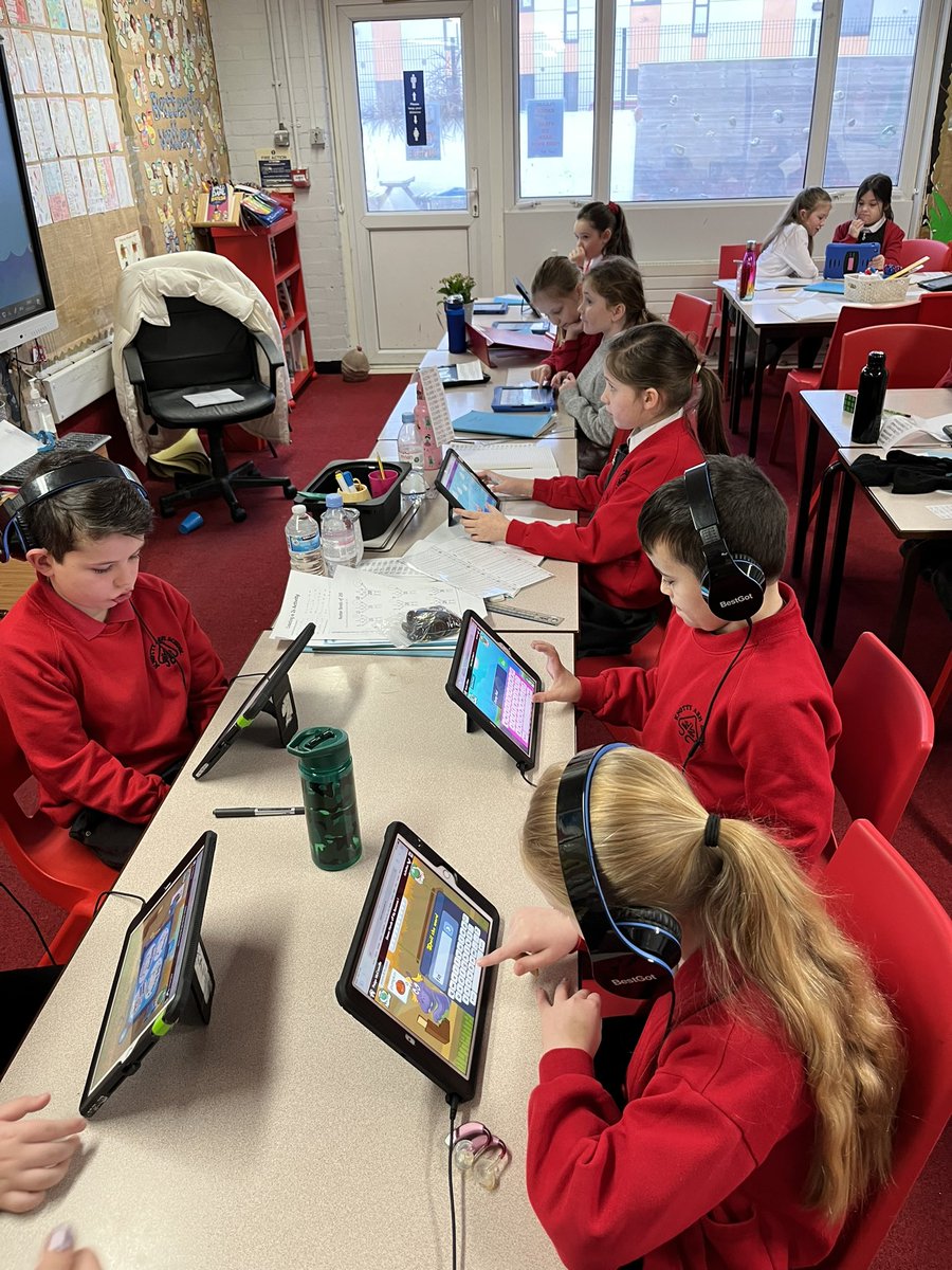AshKnotty's tweet image. Year 4 always enjoy practising their timestables using blooket on a Tuesday morning! #mathmatical