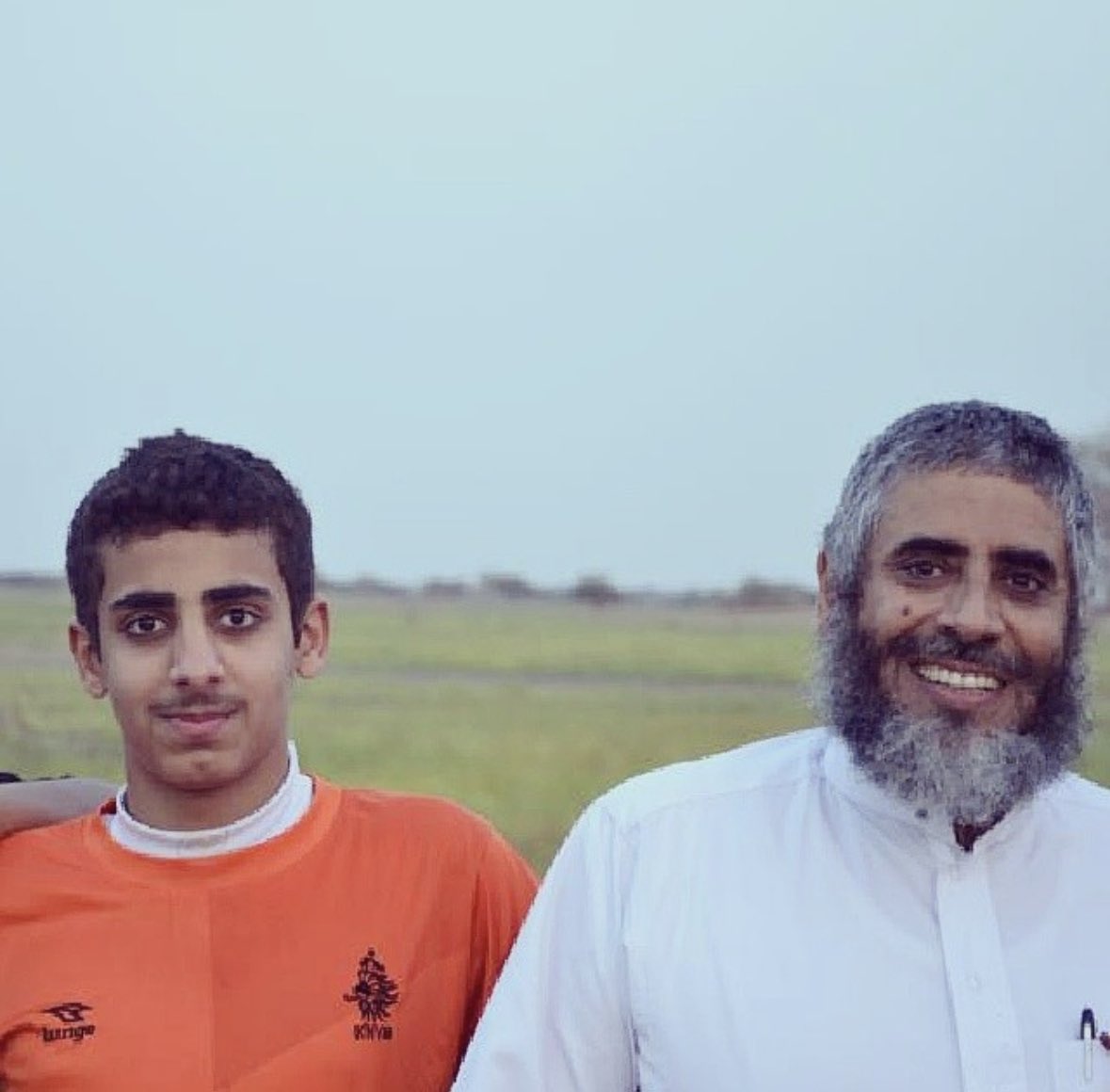 NasserAwadQ's tweet photo. يا الله ، أبي الذي طالما أغلق باب المساومات على دينه ووطنه.. أحرسه بعينك التي لا تنام وأعطه حريته .

#انقذوا_عوض_القرني https://t.co/4BHdw5E3HG