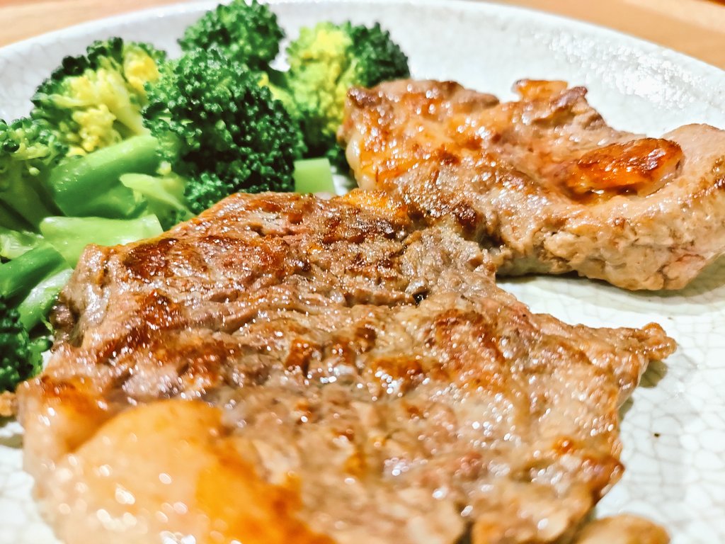 matsukigourmet's tweet photo. 肉旨い https://t.co/nItfGTn0d4