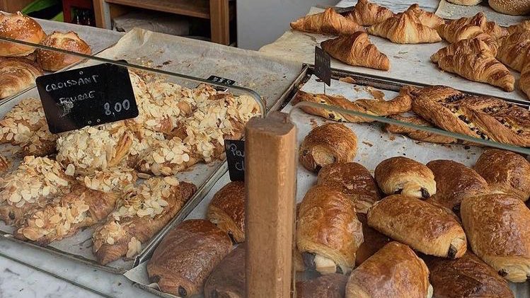 malusokay's tweet photo. Visiting the local bakery 🥐 https://t.co/6CqNxpYqlT