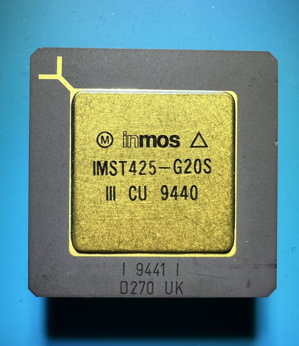 duke_cpu's tweet image. It’s a transputer! With #CPUs reaching fast their limits in the 1980s, #INMOS was following the idea of parallel computing to increase performance. #transputer stems from transistor &amp;amp; computer, where computers would be up numbered as were transistors before to reach scale…