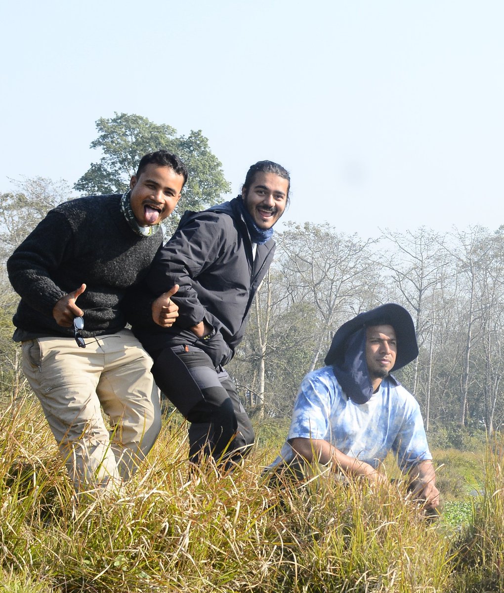 TharuDeBhumi's tweet photo. What is best thing that you enjoy with your best friends ?
One of them were recalling all the good and bad deeds that were performed in school days .
Lost in our own World .
@coolprobn
#Friends #Ncops #LifeIn2023 https://t.co/oJuu0KLmFb