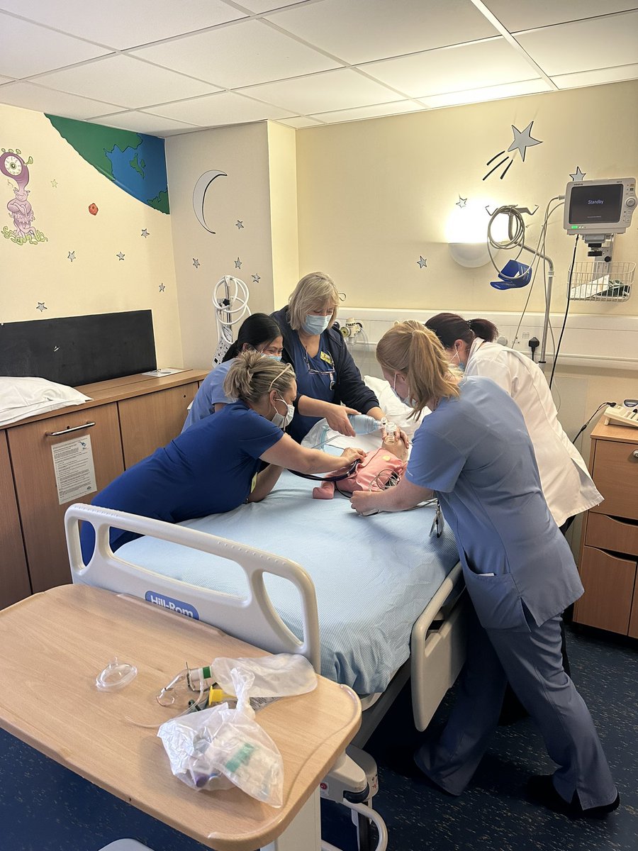 SASH_Paeds's tweet photo. The paediatric nursing team getting involved in our new weekly Simulation Session 👩🏻⚕️👶🏻💉 #sash #paedsnurses #teachingsession #simulationisback @sashnhs @K_Goddard1 https://t.co/cGJYqLvX3f