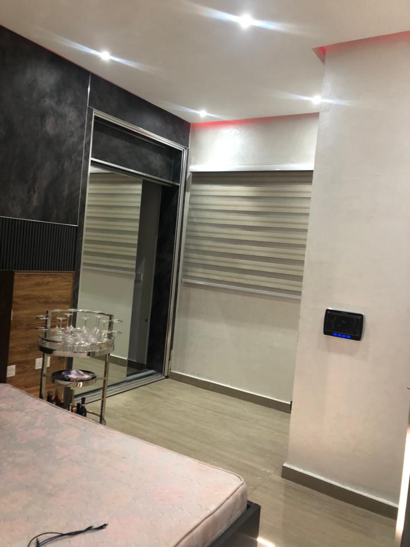 afolabi_co's tweet photo. 1 bedroom flat for sale situate along Meadow Hall Way, Alma Beach Estate, #Lekki, Ikate, #Lagos, Nigeria with an excellent finishing in a well developed area. 
The apartments are fully furnished with 24 hours service.
We are selling for 47 million #Naira only.

#RealEstateAgent https://t.co/zE2I2wQVjo