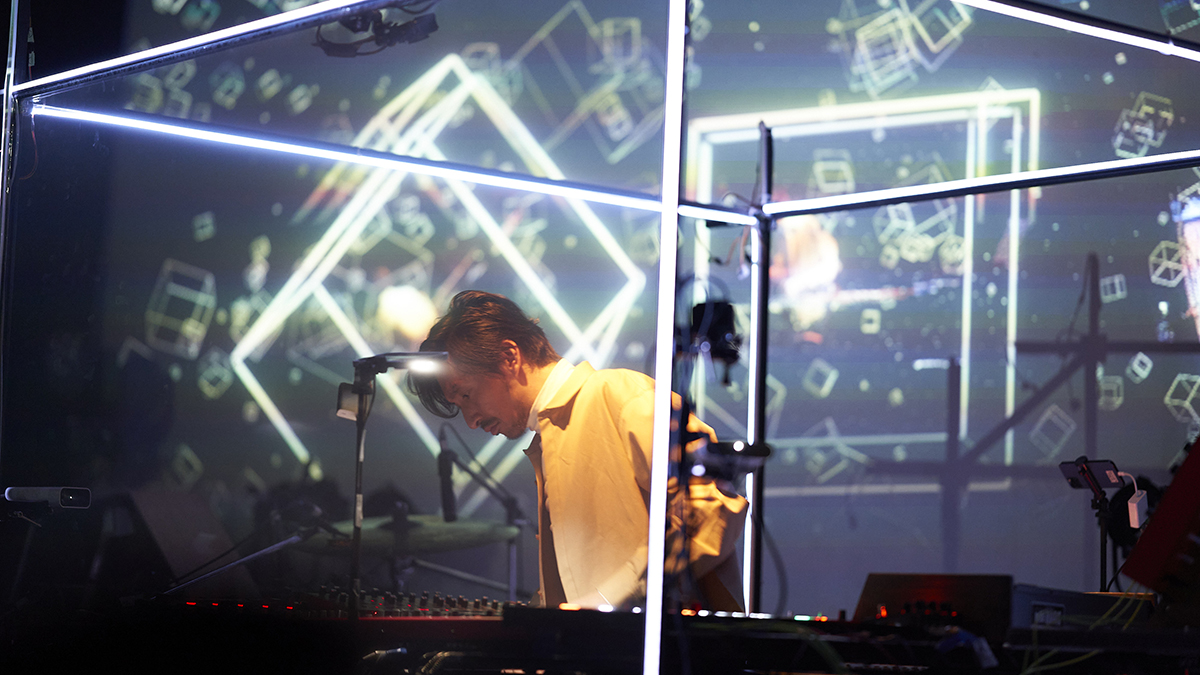 thinkandcraft's tweet photo. “即興音楽における人間とAIの共創”をテーマに #DentsuCraftToko が昨年12月に主催した音楽イベント「#CraftAlive」のレポートが『#Spincoaster』@Spincoaster_2nd に掲載! ダイジェスト映像も視聴できますのでご覧ください!
https://t.co/17AzQ79x5K
@bigyuki
@shunishiwaka+@ycam_jp
@naotokui https://t.co/oYWvZ39L2Y