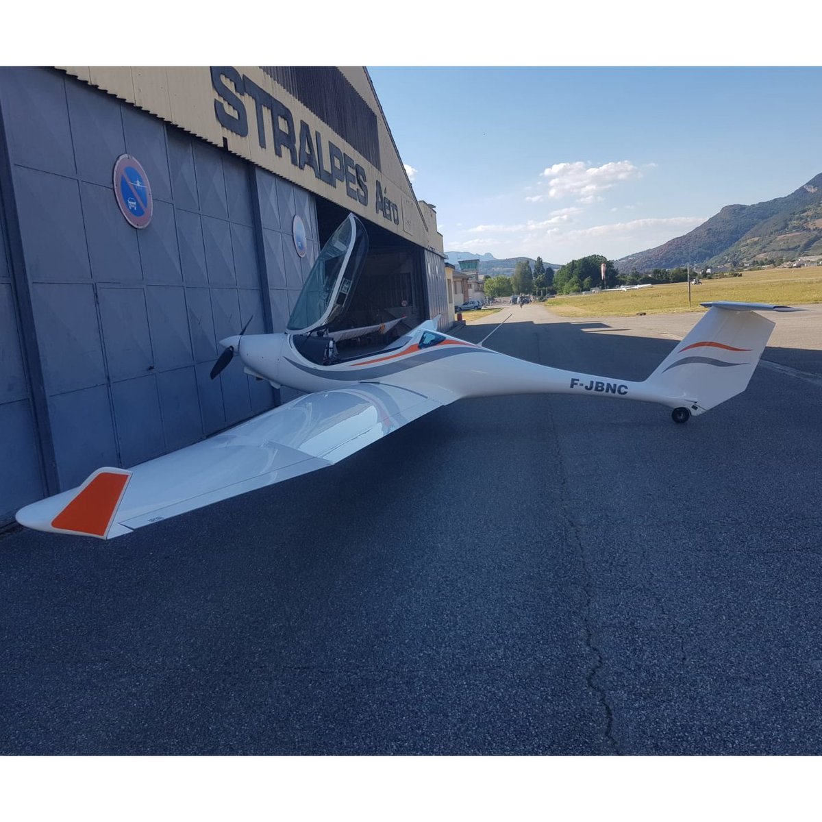 PureFlightS's tweet photo. We are very excited to introduce you to Société STRALPES. 
Mr Christian Brondel will be more than happy to be in touch with all current and potential customers of U15 Phoenix for France market 🇫🇷. 
You can find his contact details in the dealer's page.
https://t.co/QtU8EY33WL https://t.co/1AuPZvI8lZ
