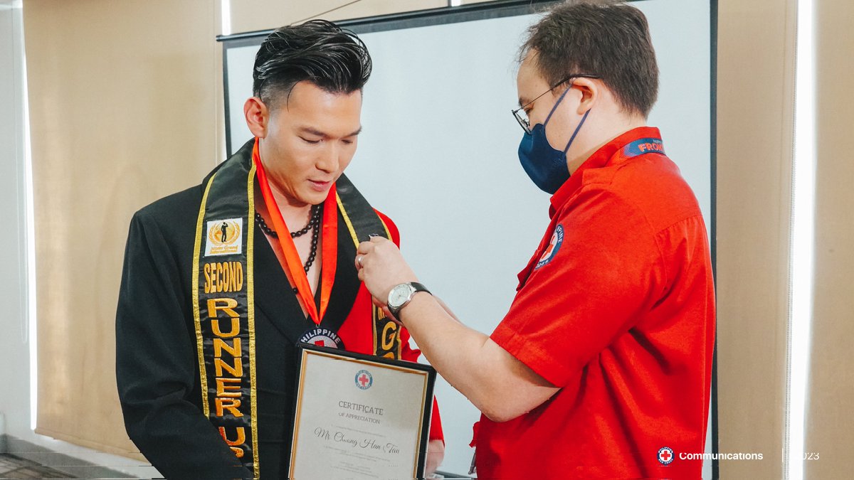 LOOK | The Philippine Red Cross received a donation of 2,000 USD from Mr. Grand International (MGI) 2022 2nd runner-up, Mr. Tan Choong Han.

#PHRedCrossCares
#MisterGrandInternational