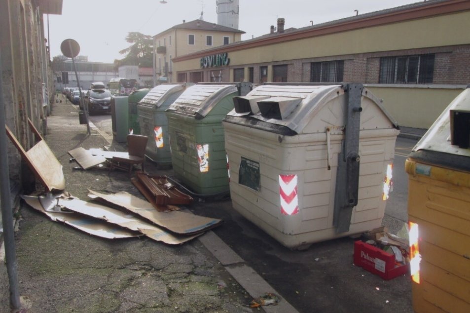 #lavocedelrengo
L'altra Verona.... Un 'viale' alquanto scadente a due passi da VeronaFiere 🤔 🤔 🤔