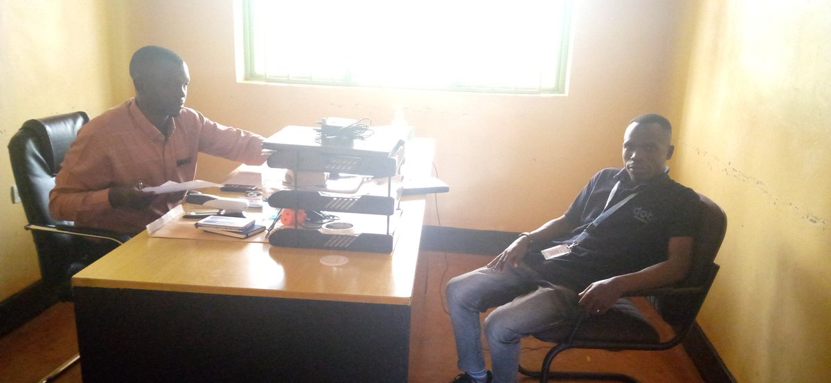 EngTuganimana's tweet photo. At the morning ,I am pleasurely to meet with Executive Secretary #RuhangaCell Mr.NDAYAMBAJE Vincent,we discussed about #DaringToShiftProgram #Digital_Literacy and way of mobilizing youth to attend both programs.@DOTRwanda @KireheDistrict @NzirabatinyaMo4 @Ndikemma https://t.co/pl1fn84Yny