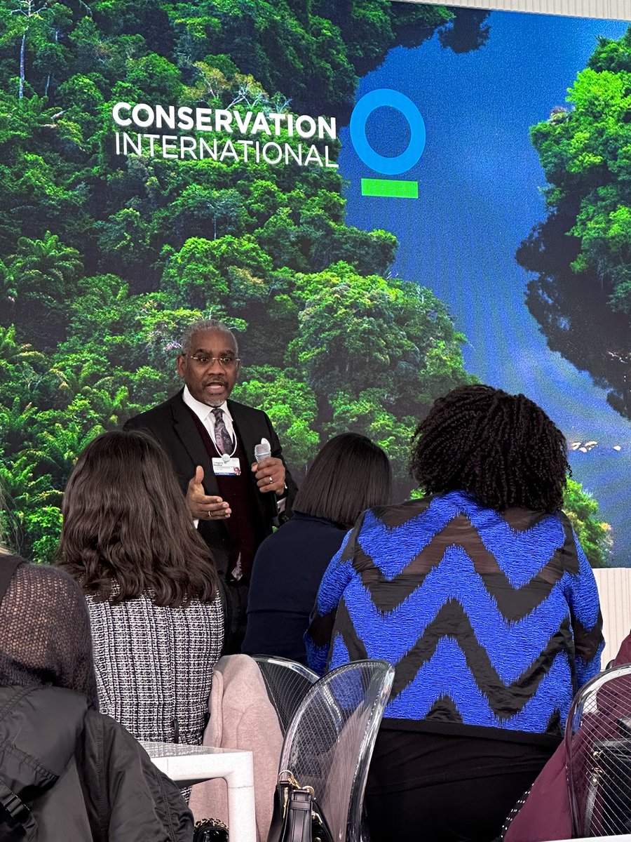 Great to see @RepGregoryMeeks celebrating investment in public-private partnerships @hubculture with the people who are making such partnerships meaningful to the planet! @ConservationOrg #davos2023