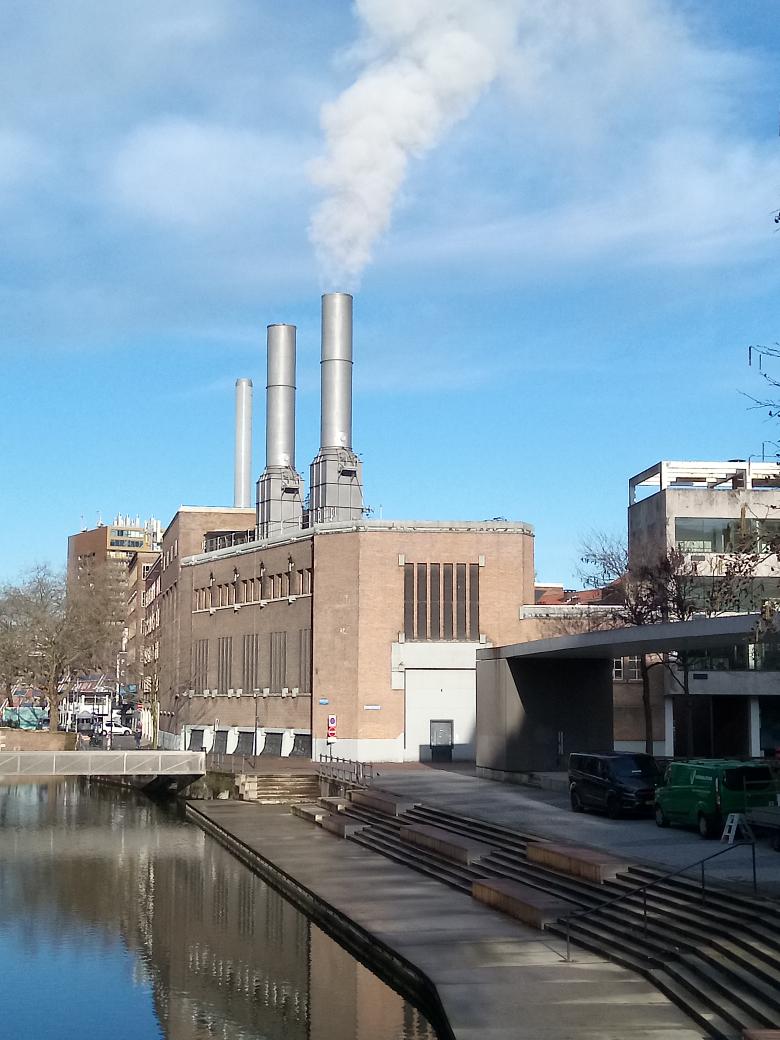 Piet_Heyn's tweet image. #Witte rook weer een #paus dood. #Eneco warmte centrale #stadsverwarming ook zo lekker goed koop.centrum Rotterdam.