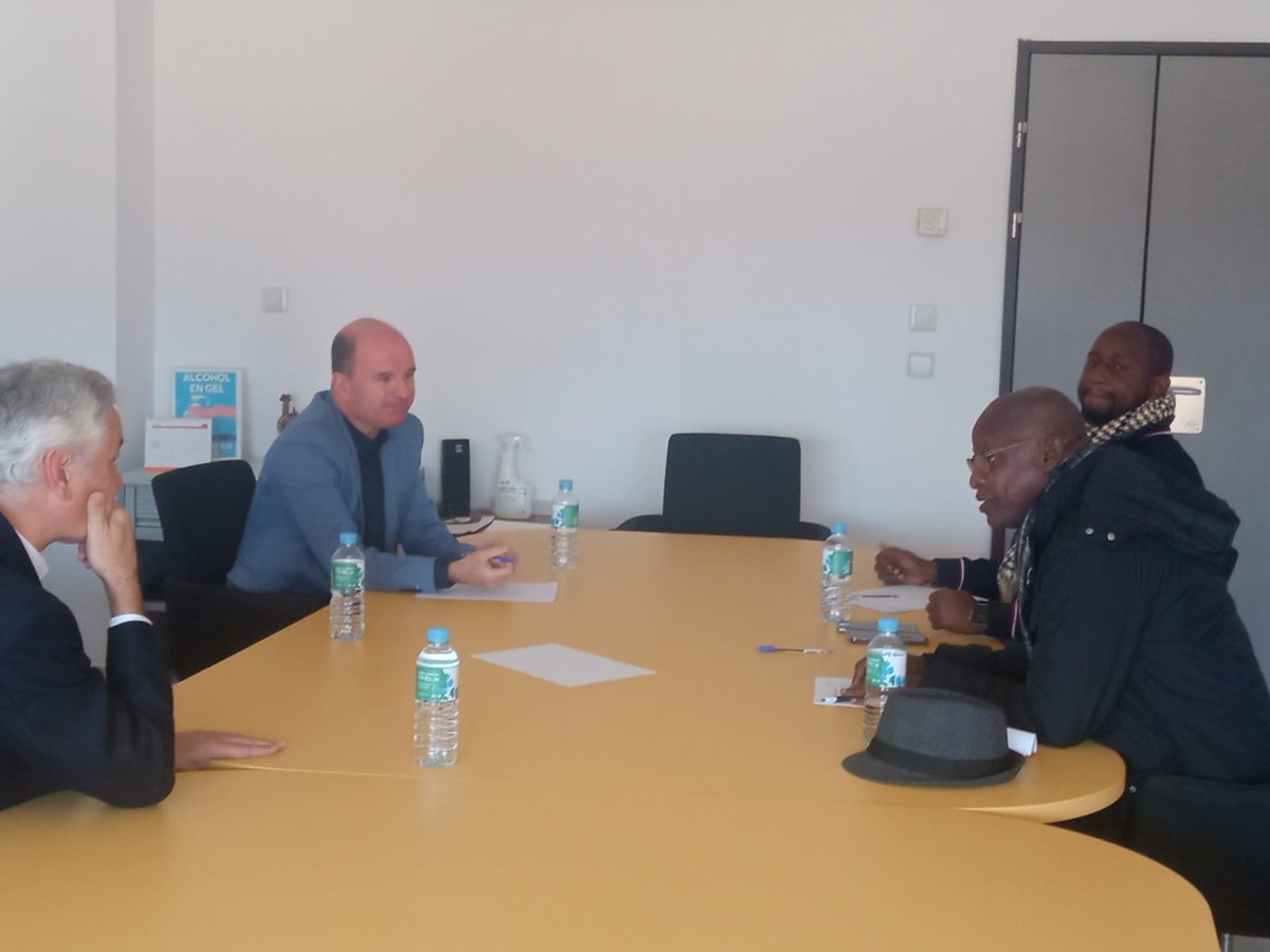 AnforaTerra's tweet photo. (2/3) La délégation a pu échanger avec M. Armando Romanos, Directeur de la Ligne IAVANTE de FPS – Fundación Progreso y Salud et M. Pedro Vígil-Escalera Rodríguez, Responsable de Projets de la Ligne IAVANTE – FPS, sur les lignes potentielles d’un partenariat. https://t.co/PzEETFFxOk