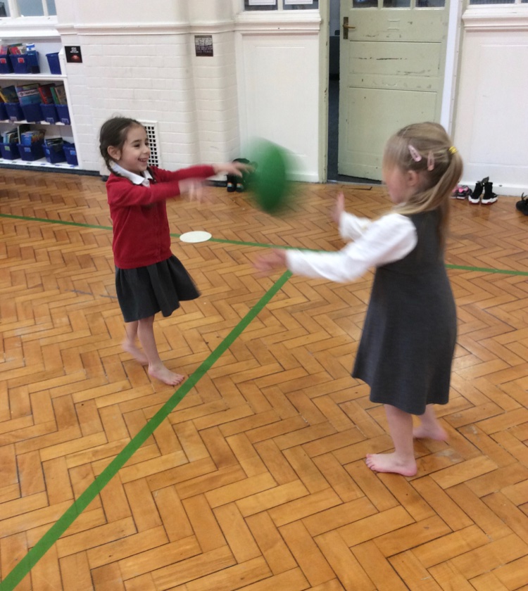 mr_robinson10's tweet photo. Reception children this term are working with mark @yorkrlfcfound 🏉

The games and skills are really helping the children with their confidence - 
as well as embedding those fundamental movement skills 🫴🏻 🏃‍♀️🙌🏻 @HaxbyRoad https://t.co/yltKdXrJ81