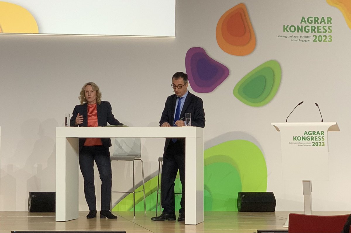VLOG e.V. (@ohnegentechnik) on Twitter photo Ministerin <a href="/SteffiLemke/">SteffiLemke</a> erteilt beim
#Agrarkongress des @BMUV den Plänen der <a href="/EU_Commission/">European Commission</a> eine klare Absage, die #Gentechnik-Standards abzuschwächen.
@bmel <a href="/cem_oezdemir/">Cem Özdemir</a> @BMBF_Bund <a href="/starkwatzinger/">Bettina Stark-Watzinger</a> Ministerin <a href="/SteffiLemke/">SteffiLemke</a> erteilt beim
#Agrarkongress des @BMUV den Plänen der <a href="/EU_Commission/">European Commission</a> eine klare Absage, die #Gentechnik-Standards abzuschwächen.
@bmel <a href="/cem_oezdemir/">Cem Özdemir</a> @BMBF_Bund <a href="/starkwatzinger/">Bettina Stark-Watzinger</a>