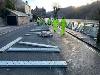 BarryKillnerEA's tweet photo. What goes up, must come down!! The @EnvAgencyMids   #Shropshire field team are removing the #Ironbridge temporary barrier throughout today @TelfordWrekin https://t.co/BQoeKQHgmy