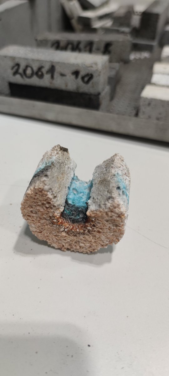 ghi_rwth's tweet image. Filtration of #iron, #phosphor, and salt residues following multiple sintering of #refractories under hydrogen atmosphere! 📈🔥