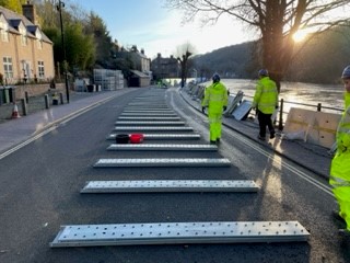 BarryKillnerEA's tweet photo. What goes up, must come down!! The @EnvAgencyMids   #Shropshire field team are removing the #Ironbridge temporary barrier throughout today @TelfordWrekin https://t.co/BQoeKQHgmy