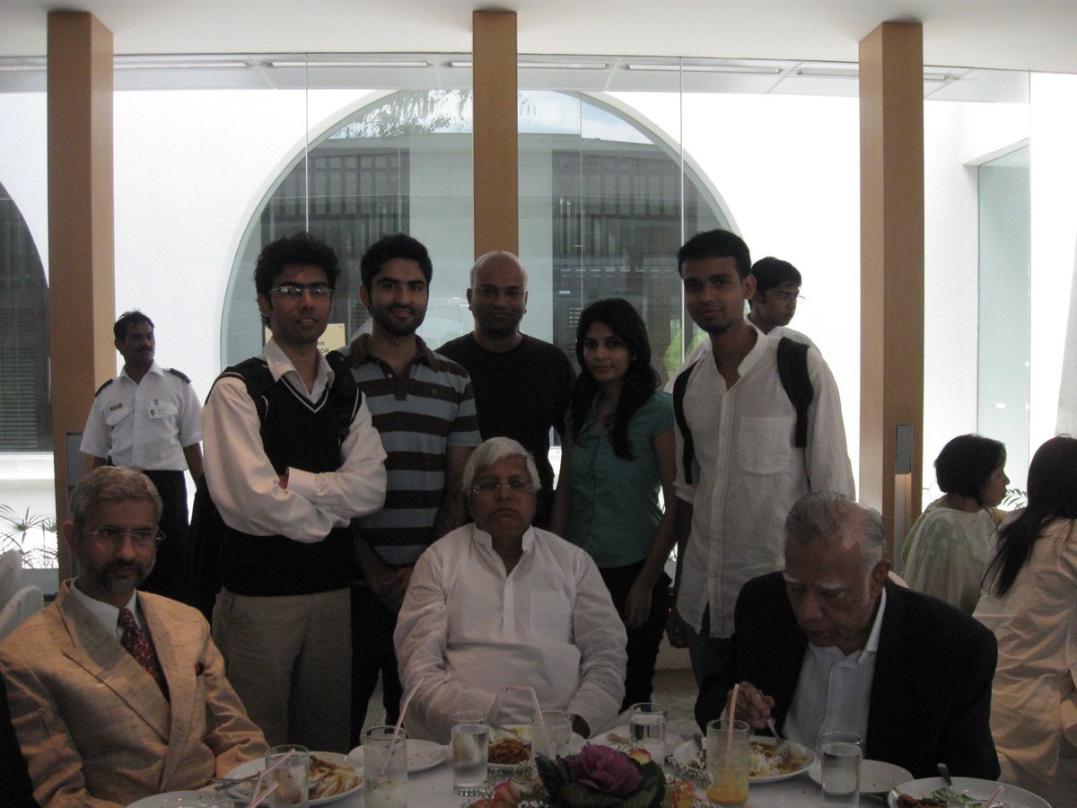 tarun_rishikesh's tweet photo. Didn't even realise that had this pic. Thanks to Onedrive memories!
This day, 14 years ago. In Singapore https://t.co/AQBcMn9WsA