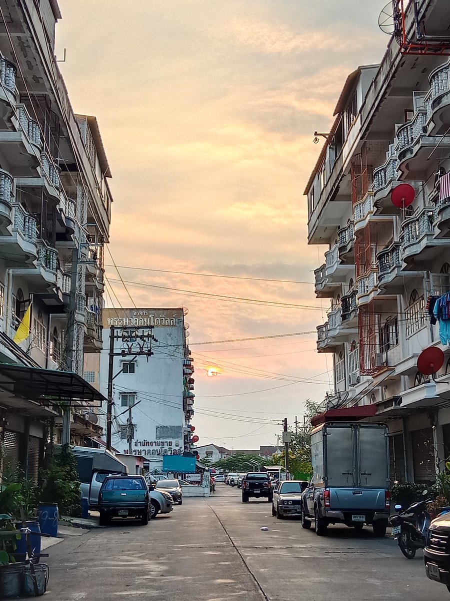 บรรยากาศยามเย็น