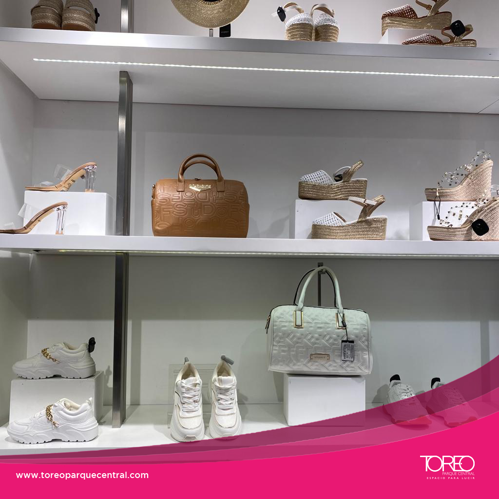 ToreoPC's tweet image. Dejando que los accesorios aporte a tu increíble estilo.
 Encuéntralos en: 
#STUDIOF
#fashion
#rebajas
#toreoparquecentral