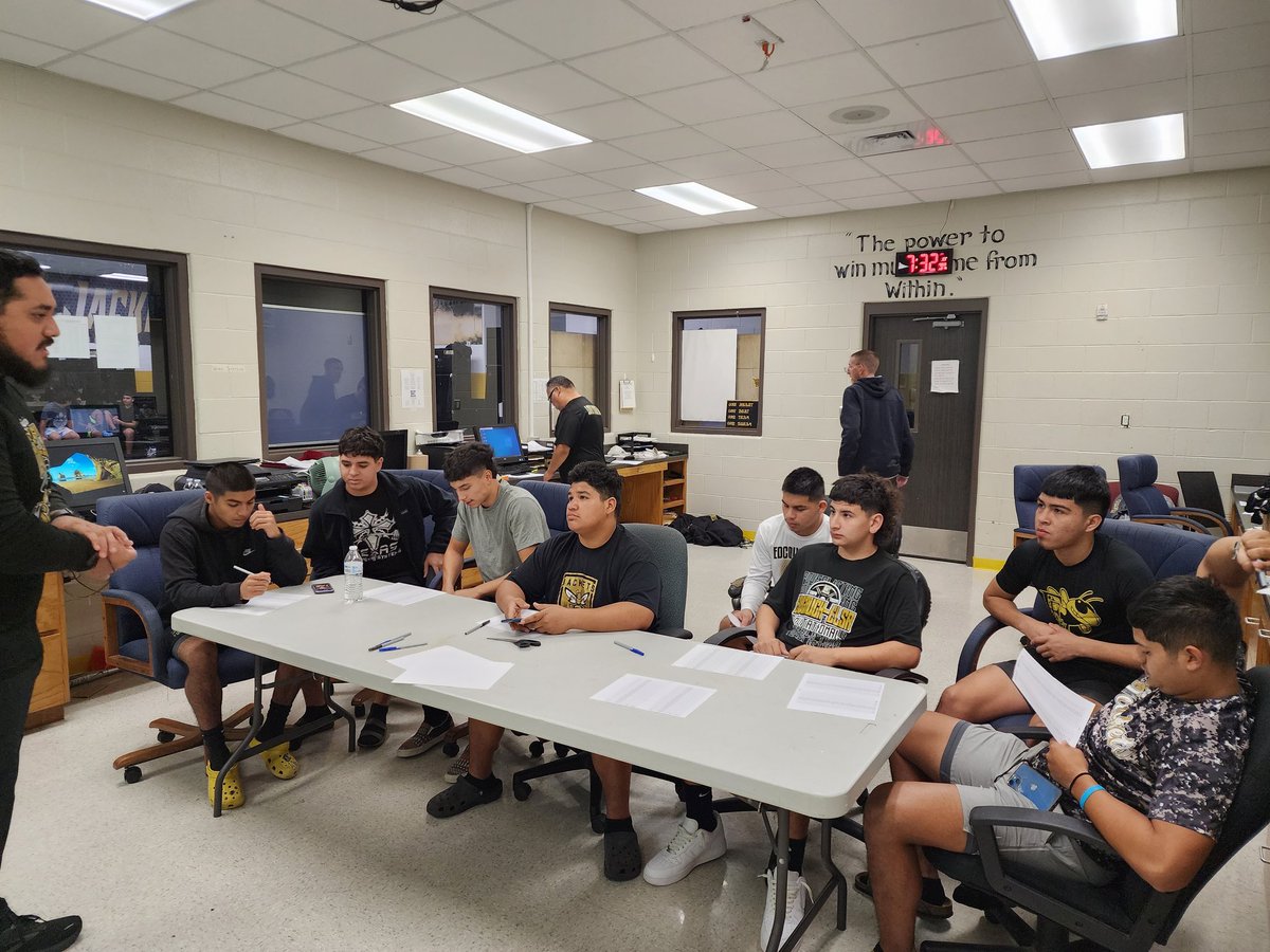 EEJacketPride's tweet photo. Happening Now βΌοΈ Day 1 of Jacket Football Draft ππ
Jackets drafting their players for the upcoming Jacket Pride Games. Competition will take place o Fridays inside the Jacket Coliseum to prepare for Friday Night Lights!
#EEJacketPride @vcardenas32 https://t.co/aejm1JuvXT