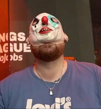 IbaiLlanos's tweet photo. 🔥🔥🔥 EL JOKER VUELVE 🔥🔥🔥

Esta semana jugaré con el JOKER en la Kings League. 

¿Alguien sabe quién es? https://t.co/RGf8h2Q17A