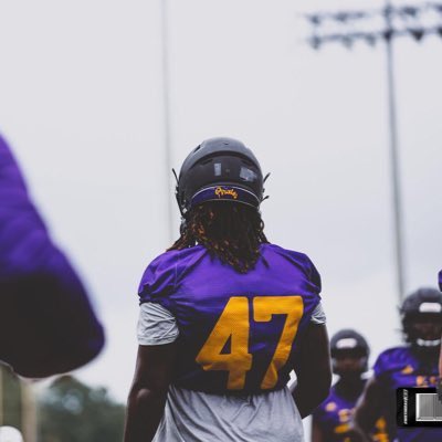 treyreddick6's tweet photo. blessed to receive my 13th d1 offer from east Carolina university!! @Latrell__Scott @CoachBlunt10 @CoachSteveDBU @ECUPiratesFB https://t.co/Pm9Vx7gmkB