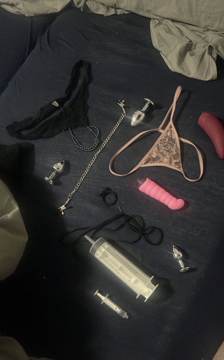 Aleksan65543651's tweet photo. It’s all about getting hot in here RT if you are willing ready to get flogged and caged fully by me #sissy #sissygril #tobesisy #ab #financialslave #mistressandsissy #loyalsissy #mommysbrat #mistressworship #payslave #paymistressalways #sissifyme #sissigirl https://t.co/opLFrBWREJ