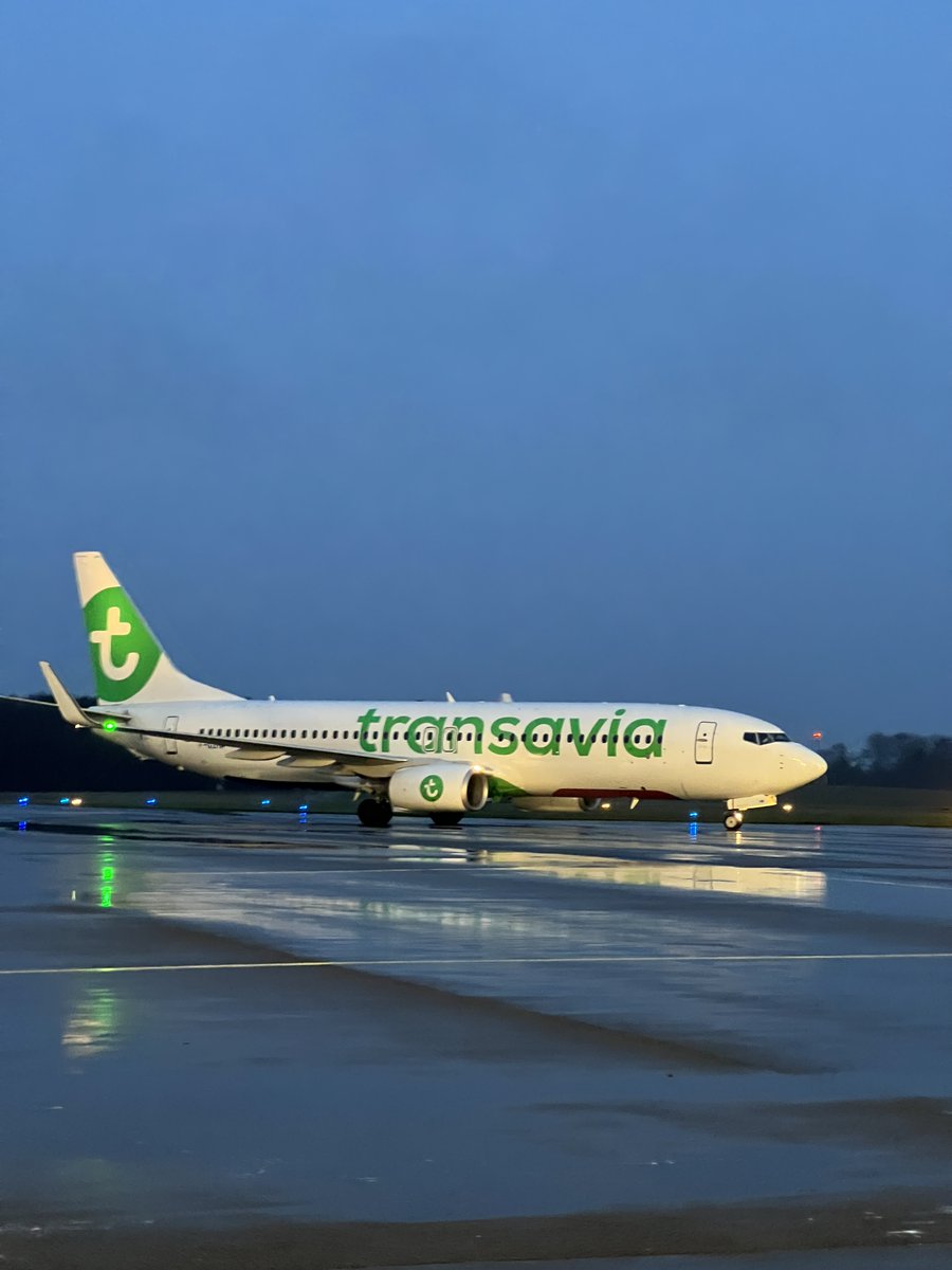 [CRACOVIE]

 Un vol pour la "Mémoire" a été organisé comme chaque année pour des lycéens Normands par la <a href="/RegionNormandie/">Région Normandie</a>  et le <a href="/Shoah_Memorial/">Mémorial de la Shoah</a>  .🤝

Le but étant de visiter différents lieux empreints d'histoire, bien que tristement célèbres :
 📍 Cracovie
 📍Auschwitz