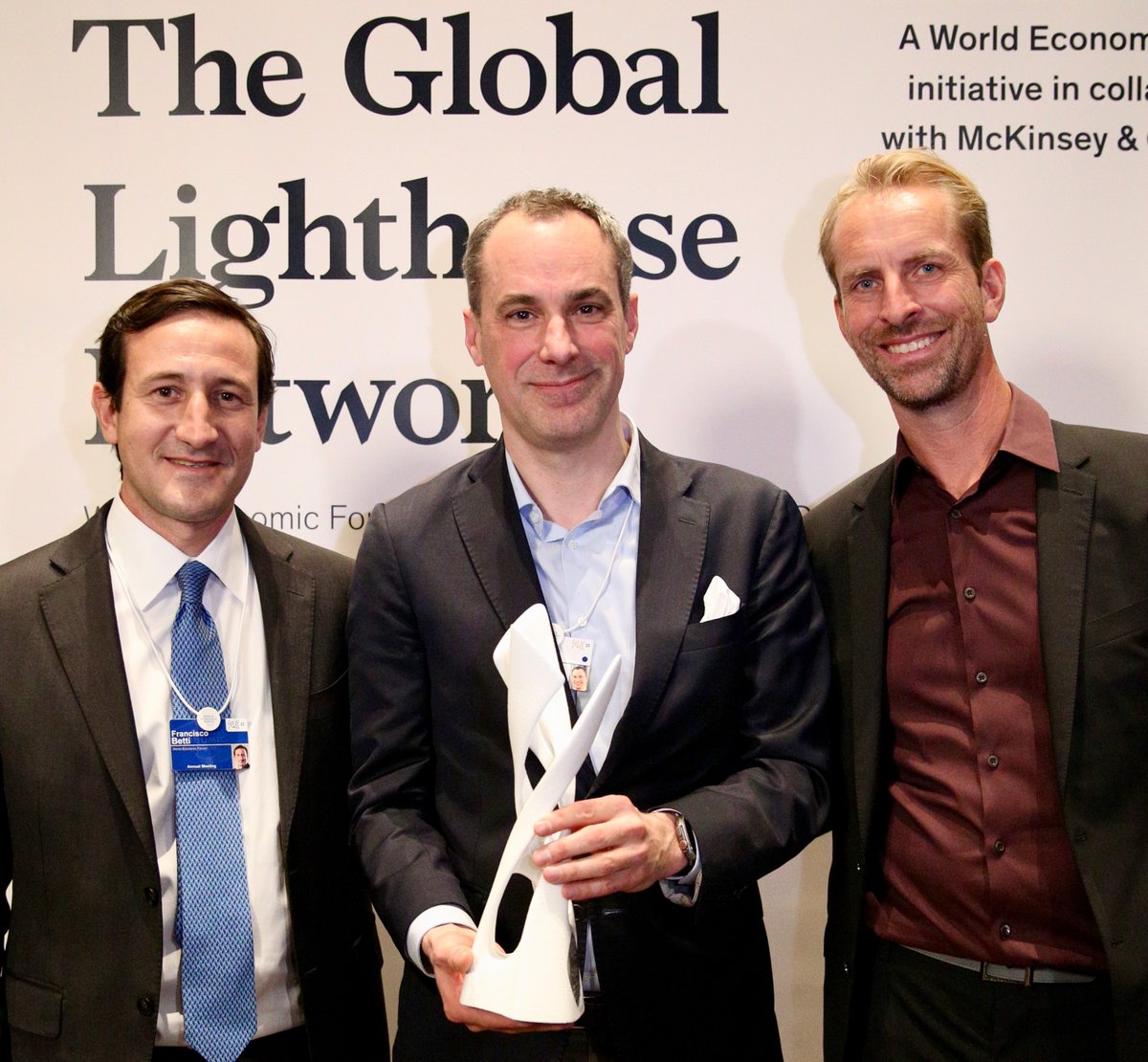 This is your trophy, #TeamSiemens in Amberg! 🏆 It’s been a great pleasure to accept this award on your behalf. 

Our Electronics Works Amberg has been recognized as a Sustainability Lighthouse by the <a href="/wef/">World Economic Forum</a>. Keep up the great work!

<a href="/rainer_brehm/">Rainer Brehm</a>, <a href="/beitgugb/">Dr. Gunter Beitinger</a>

#WEF23 #4IR #GLN