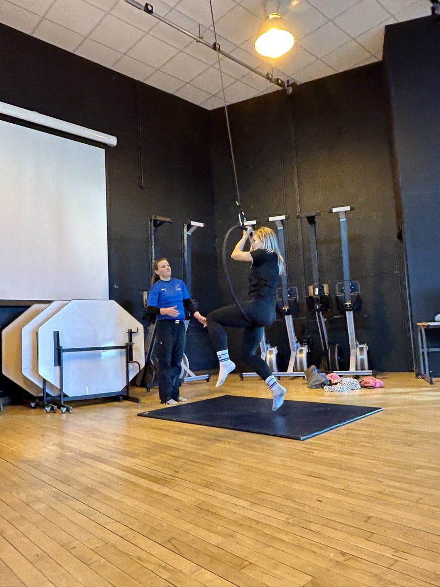 Miss Newman tweet media