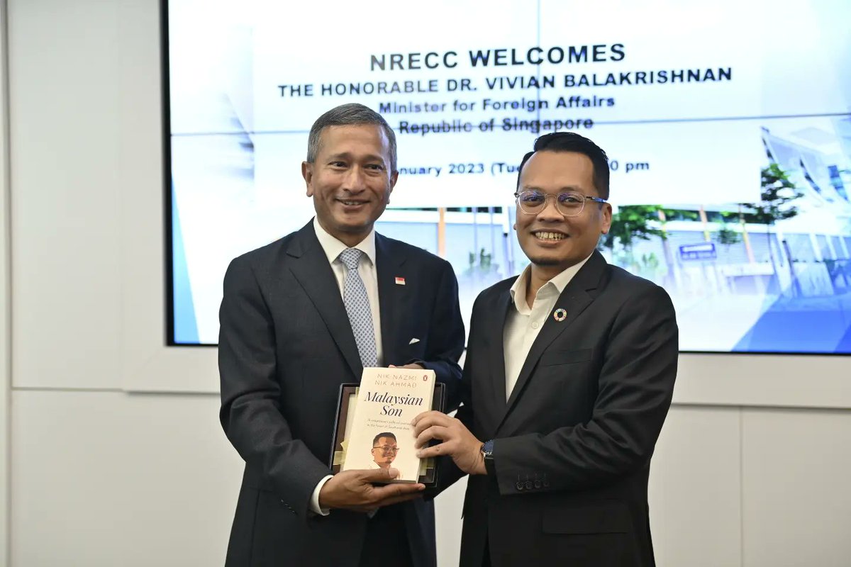 🇲🇾🇸🇬 Welcoming Singapore's Minister for Foreign Affairs @VivianBala. We discussed a wide range of issues where we can cooperate: carbon trading, cross border electricity sales & carbon capture. IWK & PUB are also exploring room for collaboration.