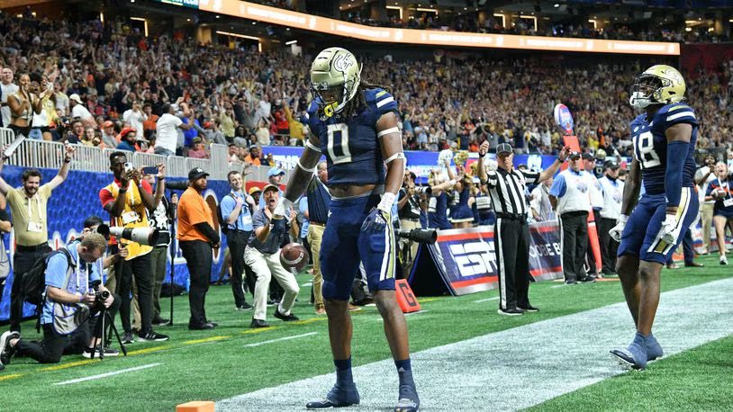 cj_coombes1's tweet photo. Blessed to have been offered an opportunity from Georgia Tech!! @Coach_TTillman @GeorgiaTechFB @CoachKiddIMG https://t.co/lzw7w4O9Kk