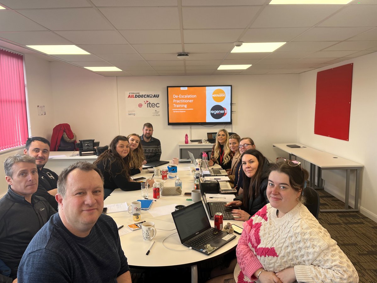 New Course Alert!!
Bespoke De- escalation training.😁
100% of this lovely lot ☺stated that they felt more confident to manage difficult situations and conflict with young people.