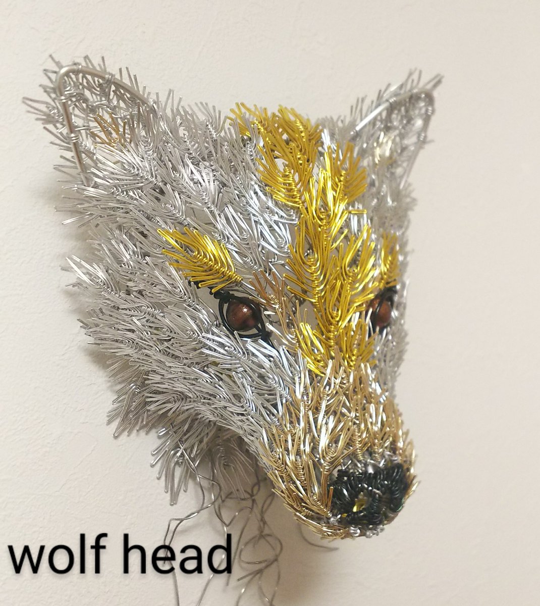 hariganemeguri's tweet image. この子はオオカミでしたー😁
#wolfhead
#wiresculpture