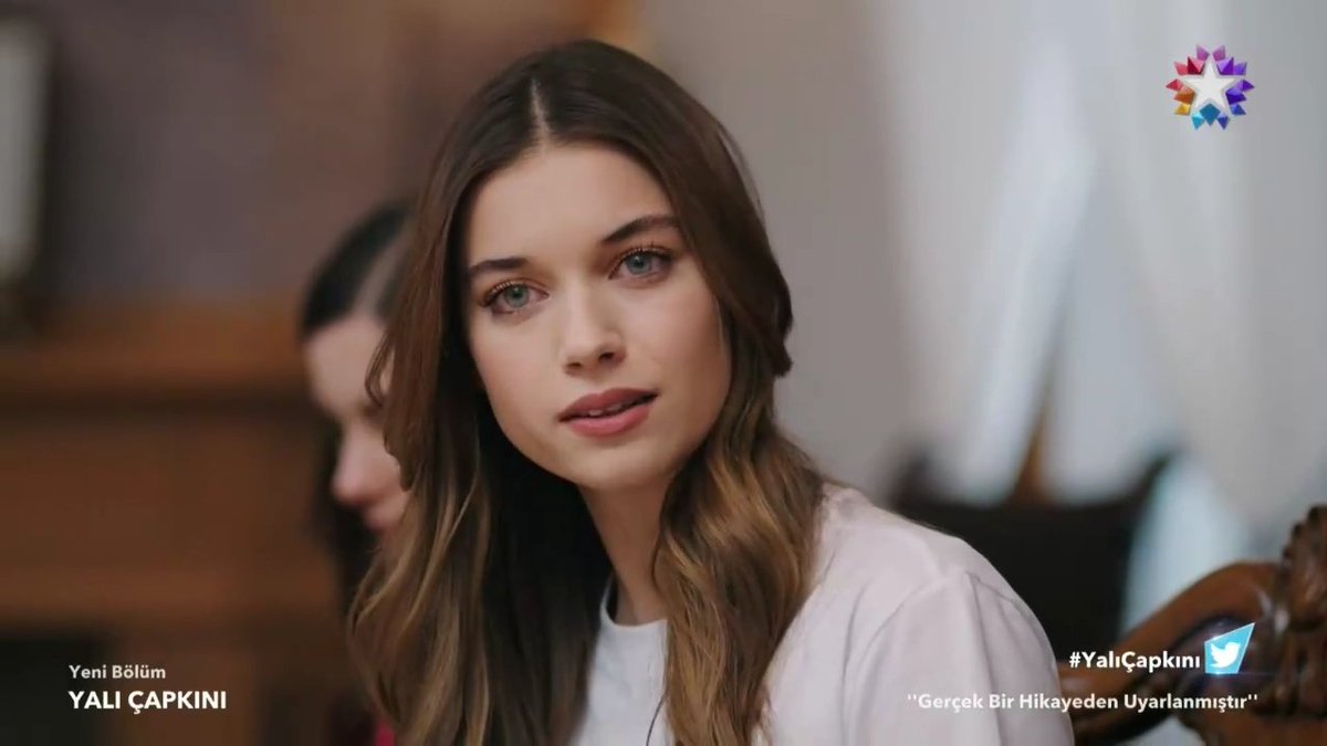 heyelemiyy's tweet photo. seyran:"a girl should be able to follow her ambition/dream" 
ömer:"a woman can earn money. the father has the same responsibilities as the mother"

i feel like these two could be such a powerful duo❤️‍🔥

#yaliçapkını • #ömer https://t.co/NfMj3uC0OZ