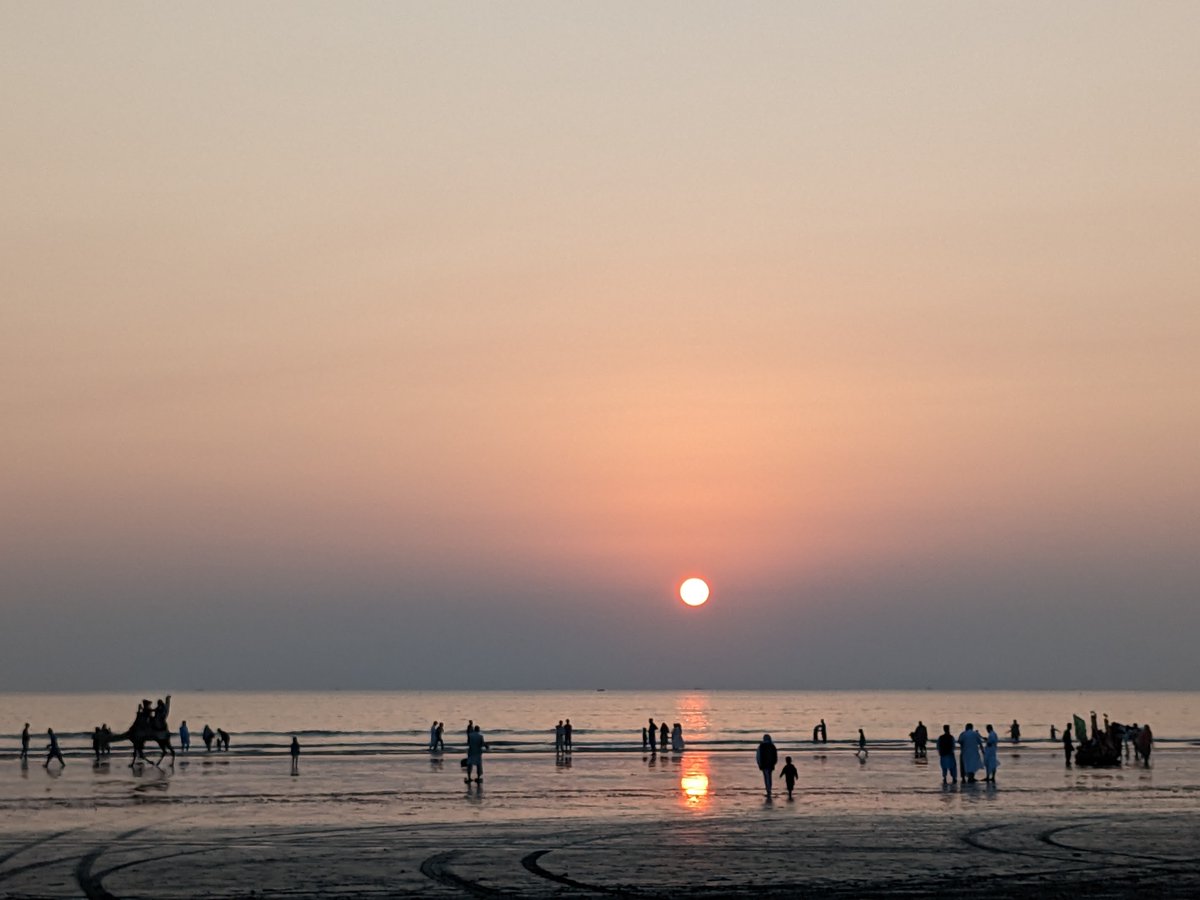 chkar_official's tweet photo. Clifton Beach, also known as Sea View, is located on the Arabian Sea in Karachi, Sindh, Pakistan. 

Explore more at https://t.co/dXDh8W3Ktg 

#Karachi #Seaview #Sunset #Pakistan #sustainability #sustainabledevelopment #sustainabletourism #homestays #community https://t.co/ZlfOHUou8Y