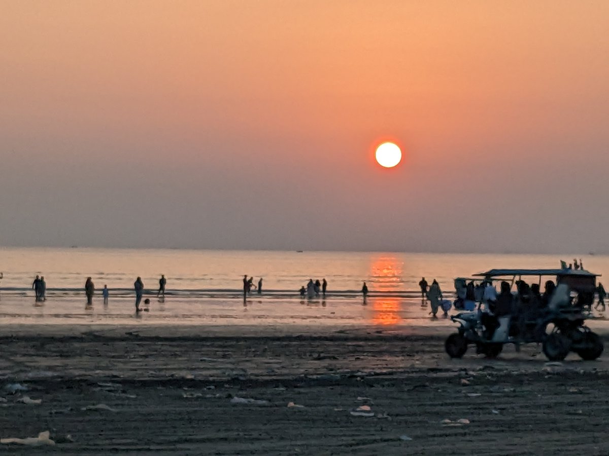 chkar_official's tweet photo. Clifton Beach, also known as Sea View, is located on the Arabian Sea in Karachi, Sindh, Pakistan. 

Explore more at https://t.co/dXDh8W3Ktg 

#Karachi #Seaview #Sunset #Pakistan #sustainability #sustainabledevelopment #sustainabletourism #homestays #community https://t.co/ZlfOHUou8Y