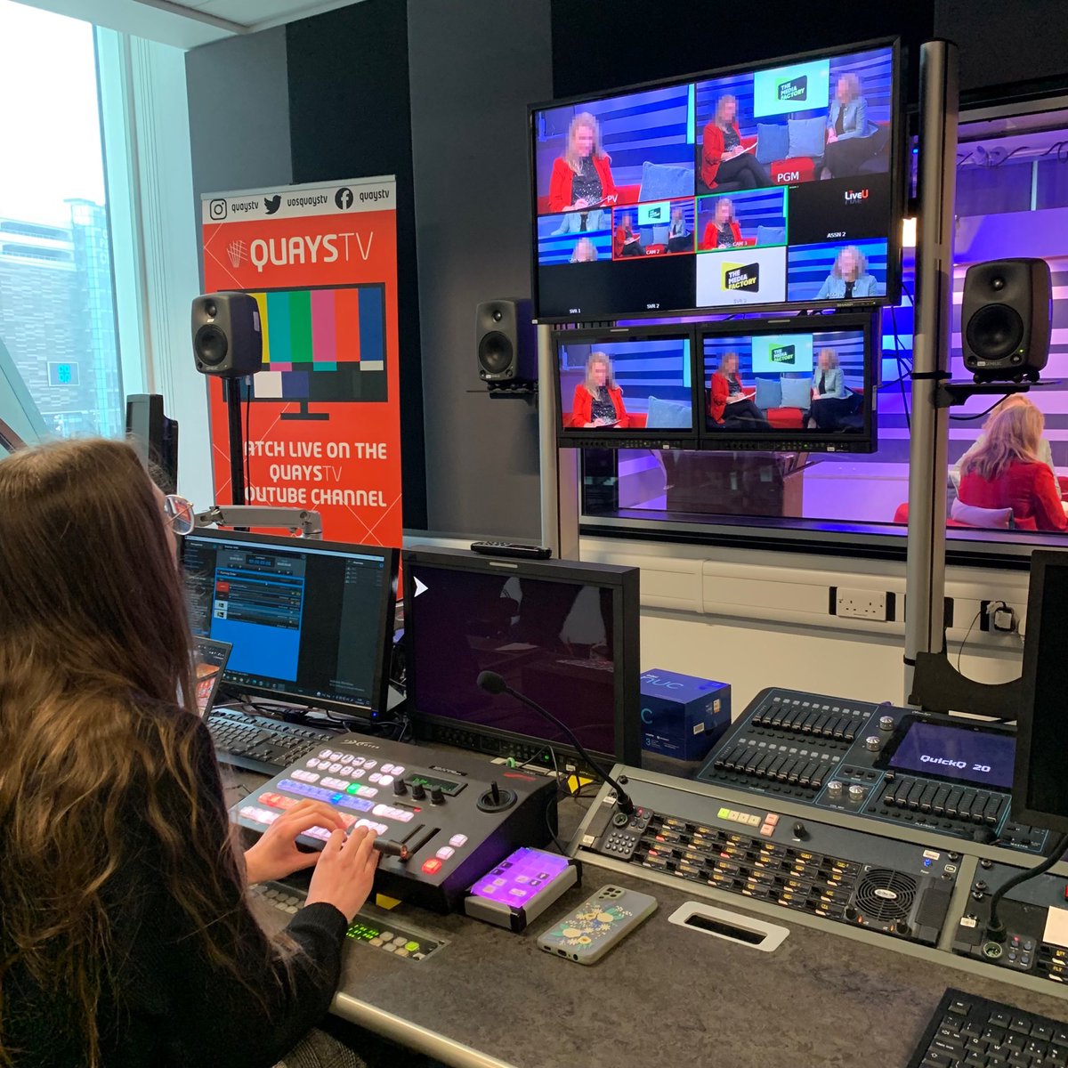 💷 Did you know commercial work often takes place in the Quays TV studio? 💷

If you get involved and learn our studio and gallery roles then you might be given the chance to do paid shifts like this media training!

🎤 Wouldn’t that look great on your CV?!